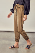 Load image into Gallery viewer, Satin Pants with Belt
