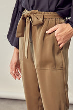 Load image into Gallery viewer, Satin Pants with Belt
