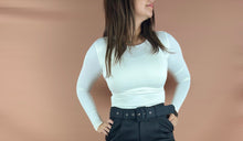 Load image into Gallery viewer, SOLID FITTED LONG SLEEVE WOVEN TOP
