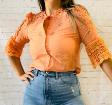 Load image into Gallery viewer, EMBROIDERY EYELET  TOP  
