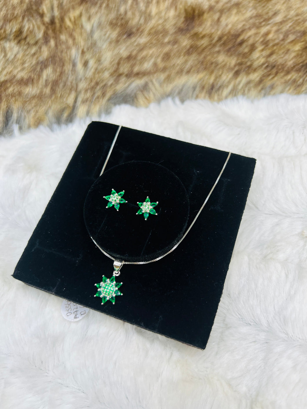 Flor Verde Necklace set
